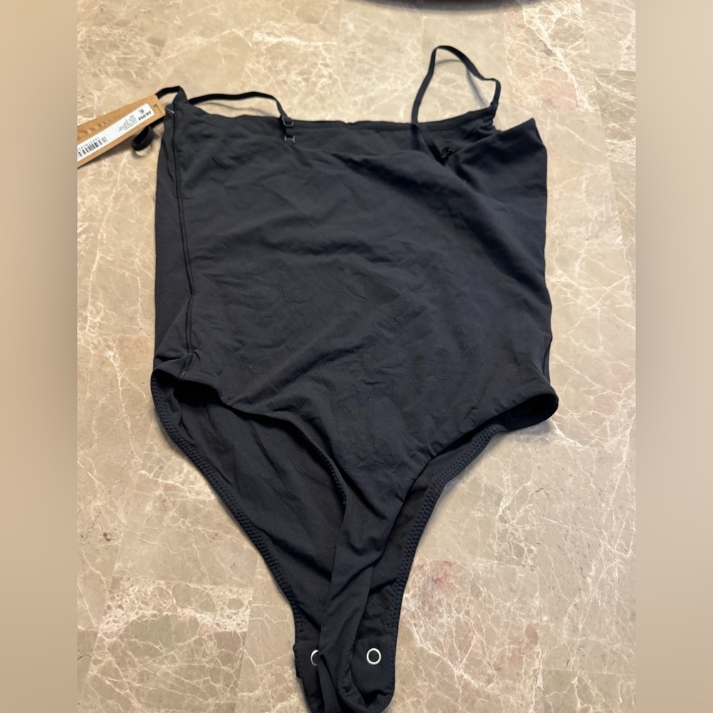 SKIMS FITS EVERYBODY CAMI BODYSUIT - Picture 12 of 16